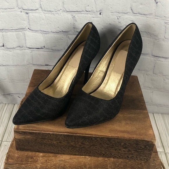 Shoes - Classic Pointed Toe Stiletto Heels in Black
